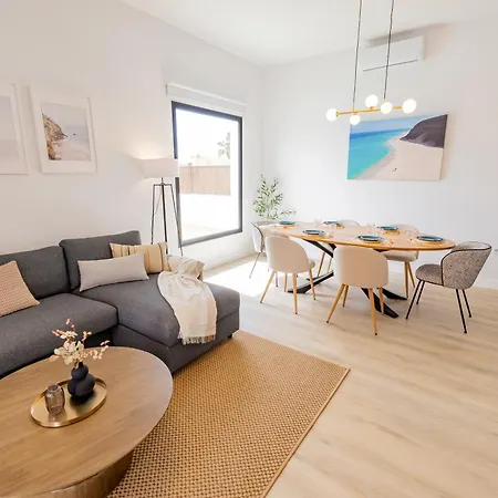 Semesterbostad Mahor *